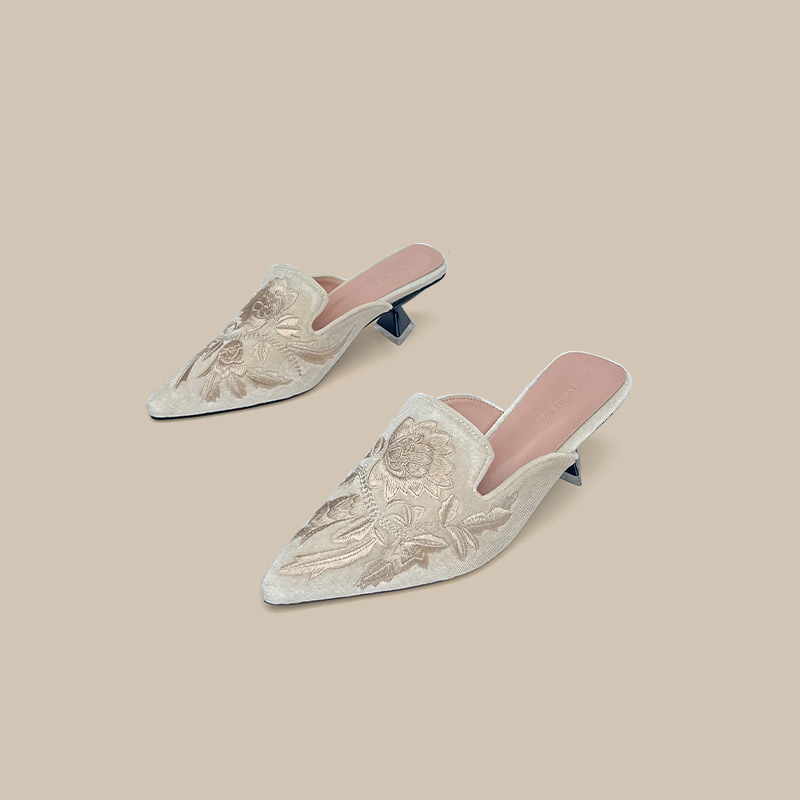 Nakışlı Kadife Kadın Ayakkabıl - Embroidery Designer incelemesi ve fiyatı