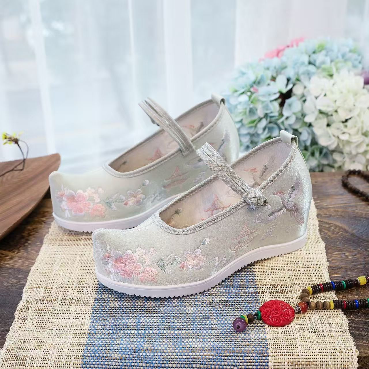Kadınlar İçin İç İşlemeli Ayak - Embroidery Wedding incelemesi ve fiyatı