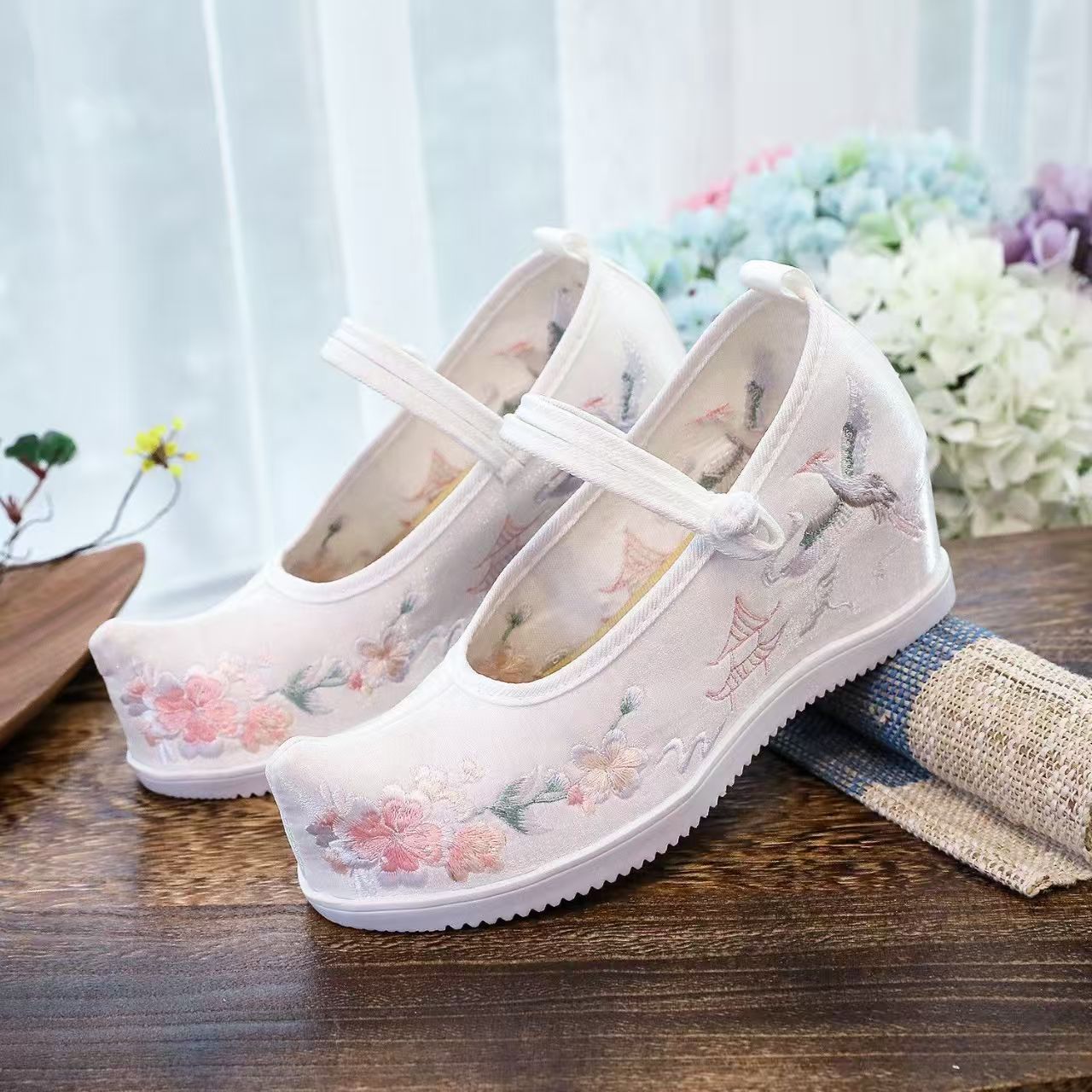 Kadınlar İçin İç İşlemeli Ayak - Embroidery Wedding incelemesi ve fiyatı