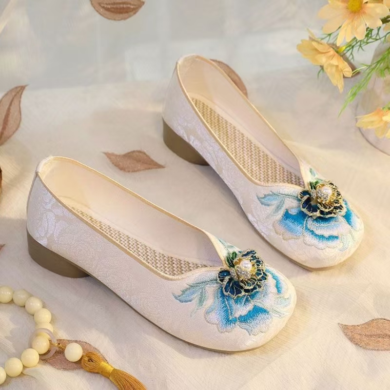Kadın Düşük Topuk İşlemeli Kum - Embroidery Style incelemesi ve fiyatı
