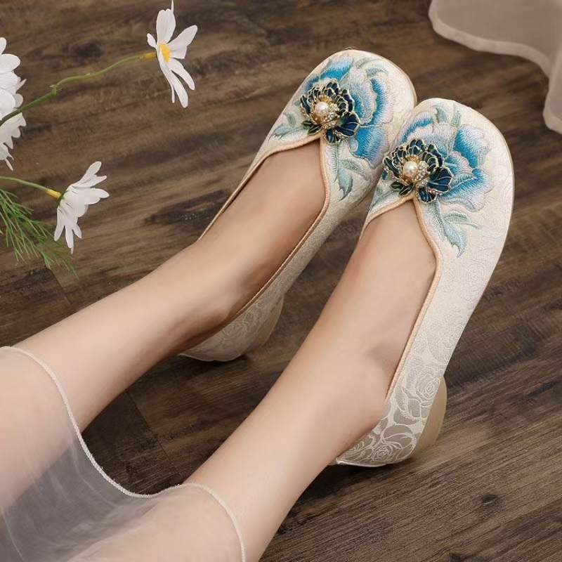 Kadın Düşük Topuk İşlemeli Kum - Embroidery Style incelemesi ve fiyatı